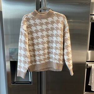 Ann Taylor Women's Beige and White Houndstooth Crewneck Sweater